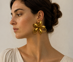 Boucles d'oreille florales dorees Bubblee