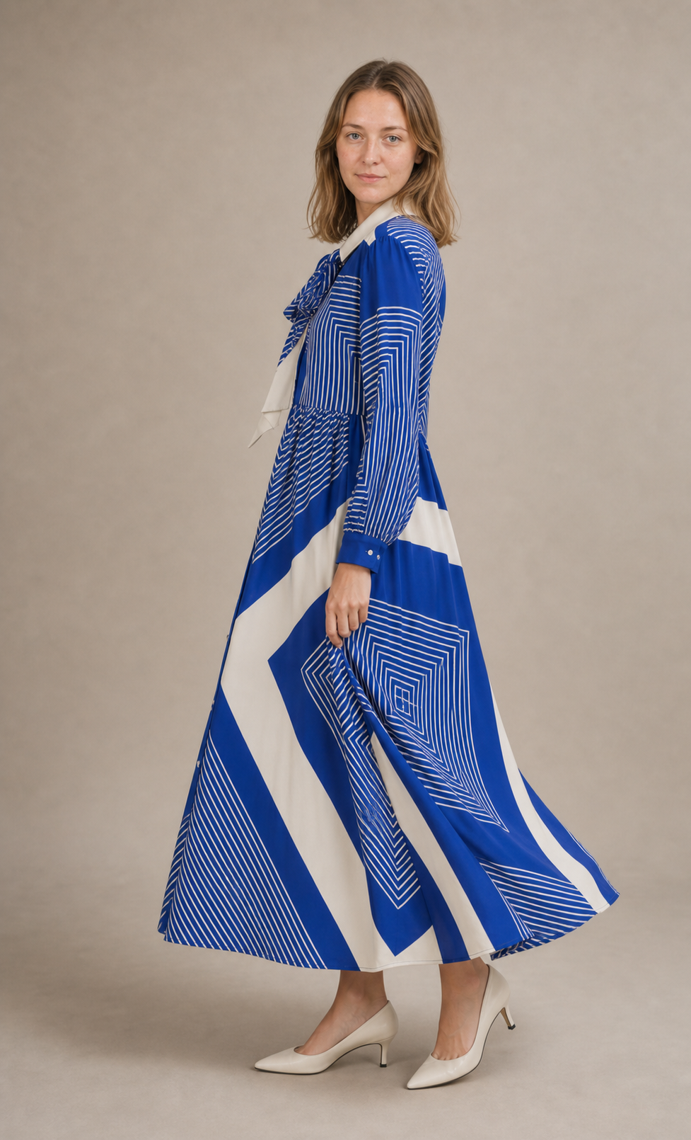 Robe bubblee longue bleu motif géométrique . Bubblee paris , bubblee 
